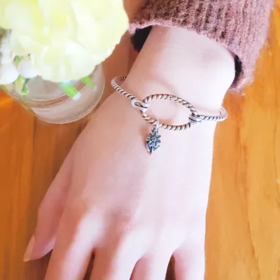 Mini Daisy Charm 9 Mini Daisy Charm - Image 7